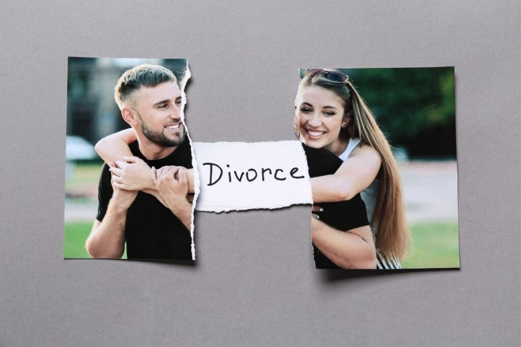 Divorce couple photo in 2 pieces 